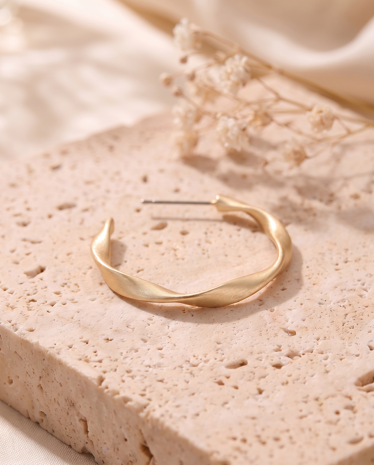 Cupid Earrings twist detail