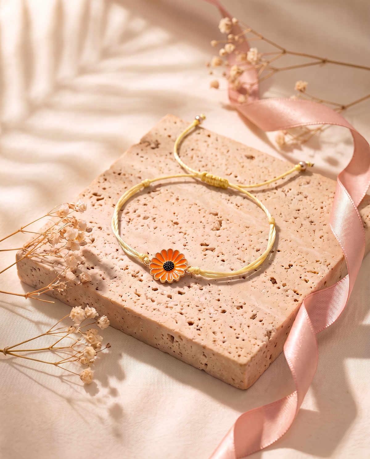 Chrysanthemum Lullaby orange daisy, yellow cord