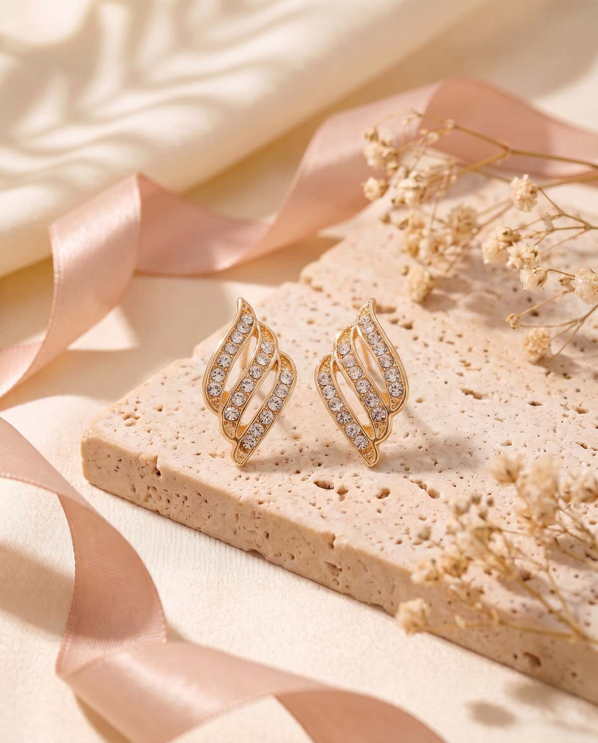 Dione Earrings in gold